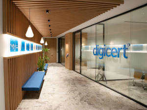 デジサート・ジャパン合同会社 英語を活かせる事務職／フルリモート可／土日休み