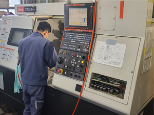 三建樹脂株式会社 マシニングセンタ／未経験から将来的に年収500万を目指す！