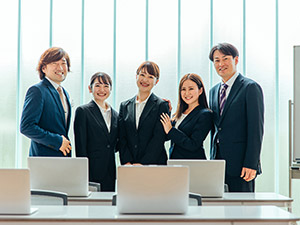 ガナシス株式会社 ITエンジニア／月給40万円も可能／充実の研修制度