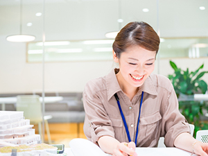 アイング株式会社 事務／土日休／残業ナシ／職種未経験OK／30～40代女性活躍