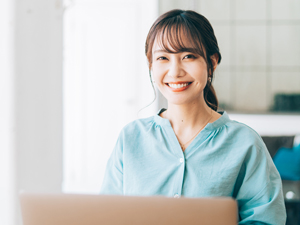 株式会社トゥーバトレーディング 貿易事務／英語力を活かす／職種業種未経験歓迎／年休120日