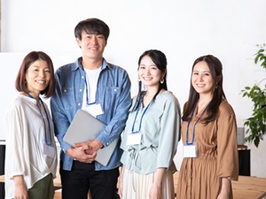 株式会社ＲＡＢＯＮＡ おもちゃ卸・企画製造販売の営業事務／完全週休2日制／成長企業