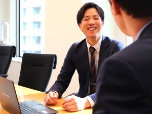 株式会社コーレンス グローバル専門商社の法人営業／昨年賞与10カ月／年休126日