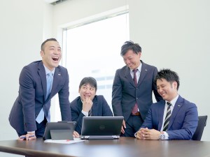 株式会社ラウンドワン【プライム市場】 労務・総務／月給31万円以上／手厚い手当／定着率94.9％