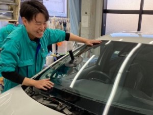 株式会社川口硝子店（川口自動車ガラス） 車の修理スタッフ／未経験歓迎／土日休み可／原則定時退社