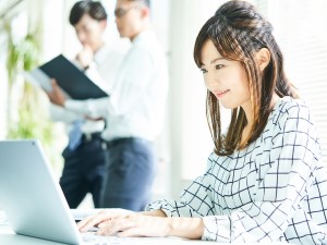 株式会社トーヨー 一般事務／完全週休2日制（土日祝休）／年休120日／定時退社