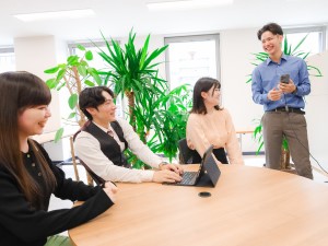 株式会社ｔｔｔ 総合職（人事労務／介護事務）／未経験歓迎／年休123日