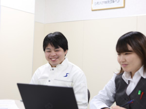 シモハナ物流株式会社（高槻第一営業所） 事務職／未経験歓迎／年休119日／賞与年3回／転勤なし