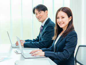 弁護士法人日本橋さくら法律事務所 パラリーガル／業界未経験OK／年休120日／月残業20ｈ以下