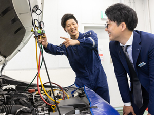 名古屋スバル自動車株式会社 メカニック／残業月20時間／男性の育休取得率85％