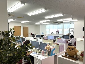 社会保険労務士法人やさか事務所 事務スタッフ／完全週休2日制／残業月20h未満／実働7h