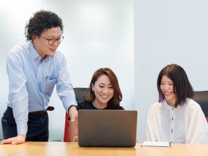 ＧＥＥＫＳ株式会社 Webマーケティング／年休120日以上／残業月10h以下