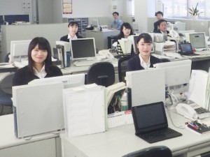 日本ビルコン株式会社(東テク株式会社のグループ会社) 管理部の事務職／転勤なし／年休126日／土日祝休