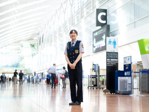 株式会社全日警 空港関連警備（保安検査／空港施設）個室寮有／入社祝金一部有