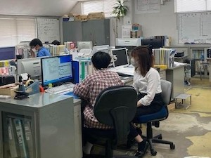 オートマチック工業株式会社 営業事務／手当充実／残業ほぼなし／年間休日121日／土日祝休