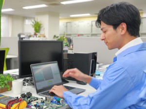 株式会社サンテック オーダーメイド装置の電気設計／月給30万円～／残業月20h