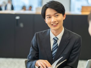 シンリツＡＧＳ株式会社 ルート営業／未経験でも月給27万円以上／土日休／試用期間なし