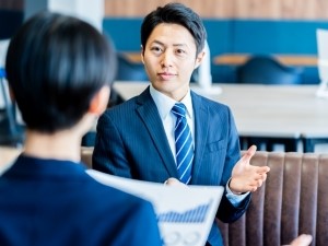 株式会社ライフスタイル 保険営業／飛込み・個人ノルマなし／年休120日～／定時17時