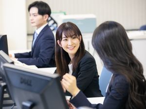 アシストアップ株式会社 事務系総合職（営業事務・経理総務）／年休122日／残業ほぼ無