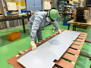 ヨシザワエルディ株式会社　大東工場 日勤製造スタッフ（3名増員／基本土日祝休／男性育休も実績有）