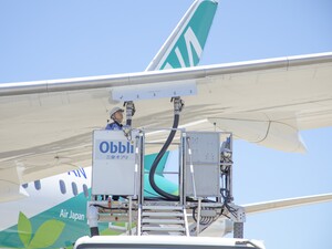 三愛オブリ株式会社【プライム市場】 空港での飛行機給油スタッフ／第二新卒・若手活躍／年休122日