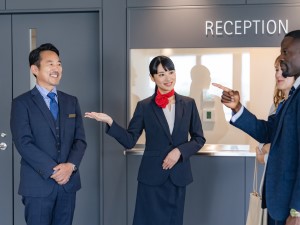 ユアサ・フナショク株式会社【スタンダード市場】 フロントスタッフ／残業月10h程／月9～10日休／長期休暇も