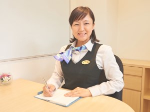 株式会社エバ 来店型保険アドバイザー／原則定時退社／手厚い研修有／残業少