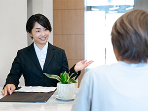 株式会社加納（加納会館） 未経験歓迎／セレモニー会館の運営・相談／定時退社／賞与5か月