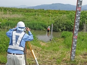 株式会社ダイエツ 測量スタッフ／年間休日120日以上／土日祝日休／賞与年2回