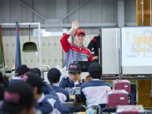 学校法人正興学園　専門学校関東工業自動車大学校 自動車整備の教師／職種未経験歓迎／残業10h以下／転勤なし