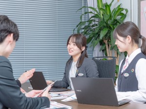 株式会社愛媛銀行【プライム市場】 社内SE／自社内開発／完全週休2日／年休122日／残業少なめ