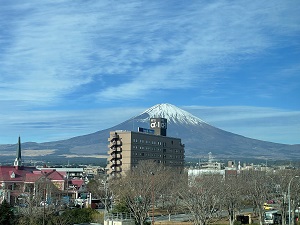 株式会社新光コンサルタント 高速道路の点検・施工管理（月収32万円～／年休125日）