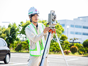 株式会社天竜組 管理スタッフ／転勤・残業無／完休2日／土日休み／年休120日