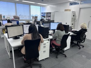 株式会社ウルトラスーパーピクチャーズ 事務スタッフ／年休124日／服装・髪型自由／エンタメを支える