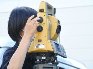 土地家屋調査士法人中央ライズアクロス 測量スタッフ／学歴不問／年間休日125日