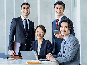 株式会社イースマイル 総務人事／有給消化率90％／働きやすい職場／残業ほぼなし