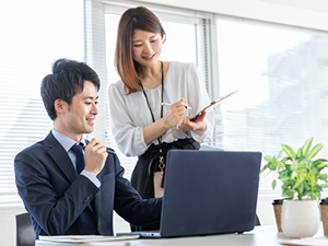 株式会社ガイアライフクリエイト 事務職／年間休日120日以上／原則定時退社／駅チカ好立地