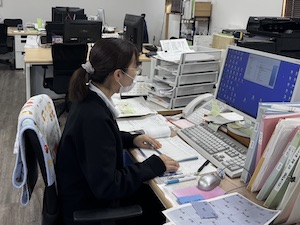 岡元木材株式会社 営業事務／創業72年の老舗安定企業／残業なし／未経験歓迎