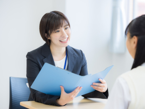 株式会社埼玉りそな銀行(りそなグループ) 金融個人営業／土日祝休・年間休日122日／産育休取得実績あり