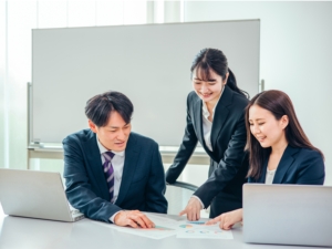 社会福祉法人ウィズ 運営本部職員（経営企画）／残業月5時間程度／土日祝休み