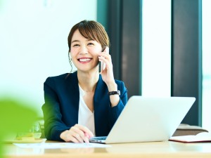 株式会社ＭＹＭ 化粧品メーカーの営業・企画／未経験歓迎／土日祝休／残業10h