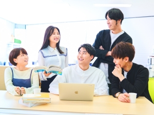 ＥＢＡホールディングス株式会社 総務経験者／年間休日125日／残業20時間以内／連続増収中