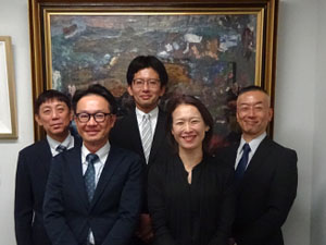 オカ東京商事株式会社 自社物件の不動産管理／年収450万～650万円／原則定時退社