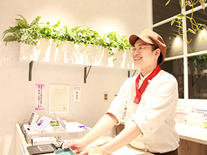 有限会社手づくりハンバーグの店とくら ハンバーグ専門店スタッフ／完全週休2日／京都・大阪勤務