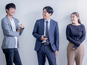 Ｃｏｏｐｅｒａｔｉｖｅ株式会社 IT営業／年間休日120日／未経験歓迎／月給30万～