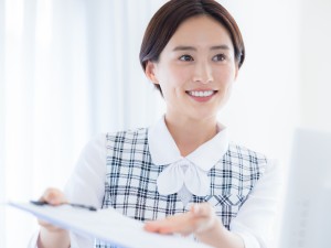 医療法人社団ケイセイ会(景星会グループ) クリニック受付／賞与昨年度実績3カ月分／完全週休2日制