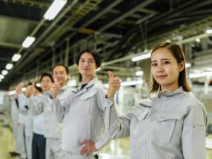 株式会社アクアテック　小山事業所 製造オペレーター／月収例30万円／年休123日／寮完備