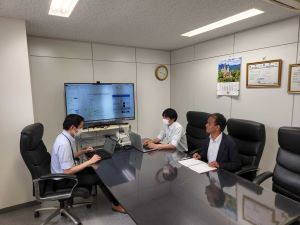 株式会社エイチ・ティー・エル ソフトウェア開発営業／月給40万円以上／年休120日／残業少