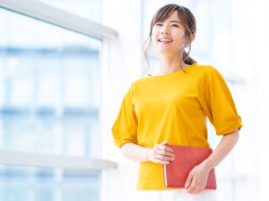 株式会社Ｒｏｓｔｒｕｍ Youtuberのマネージャー／未経験歓迎／月給30万円以上