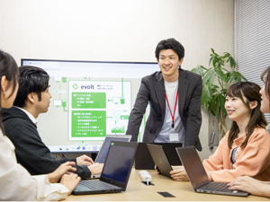 株式会社ｅｖｏｌｔ ITヘルプデスク（リーダー候補）100%自社内勤務
